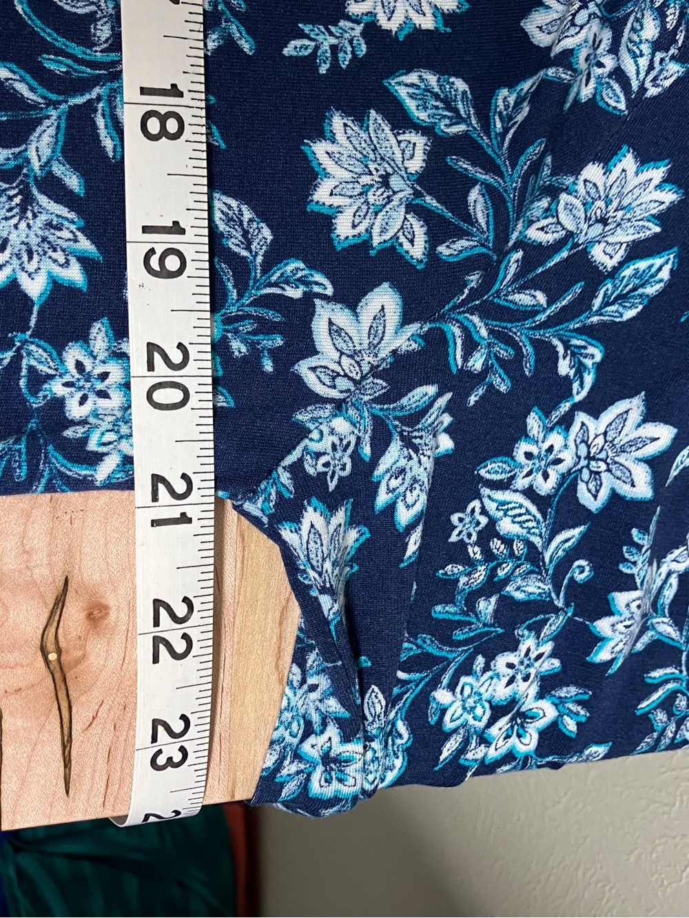 Como Vintage Navy Floral Tunic with Teal Contrast Hem - Picture 11 of 14
